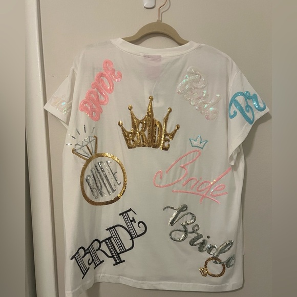 NWT QUEEN OF SPARKLES bride all over tee top in white - size M - Picture 8 of 9